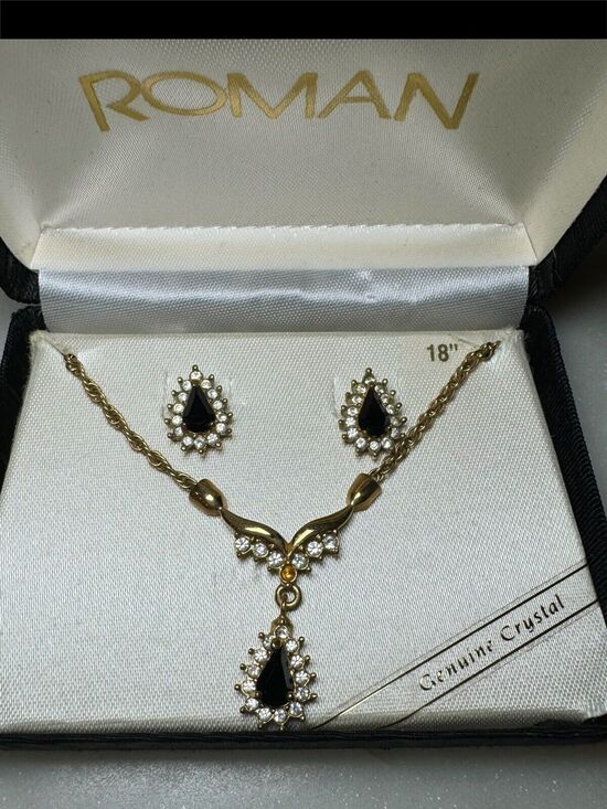 roman Jewelry - Vtg ROMAN Tear Drop Black & Clear Rhinestones Pendant Necklace & Earrings Set